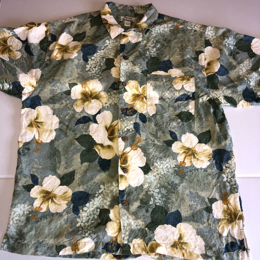 Tommy Bahama men’s size L Hawaiian shirt.